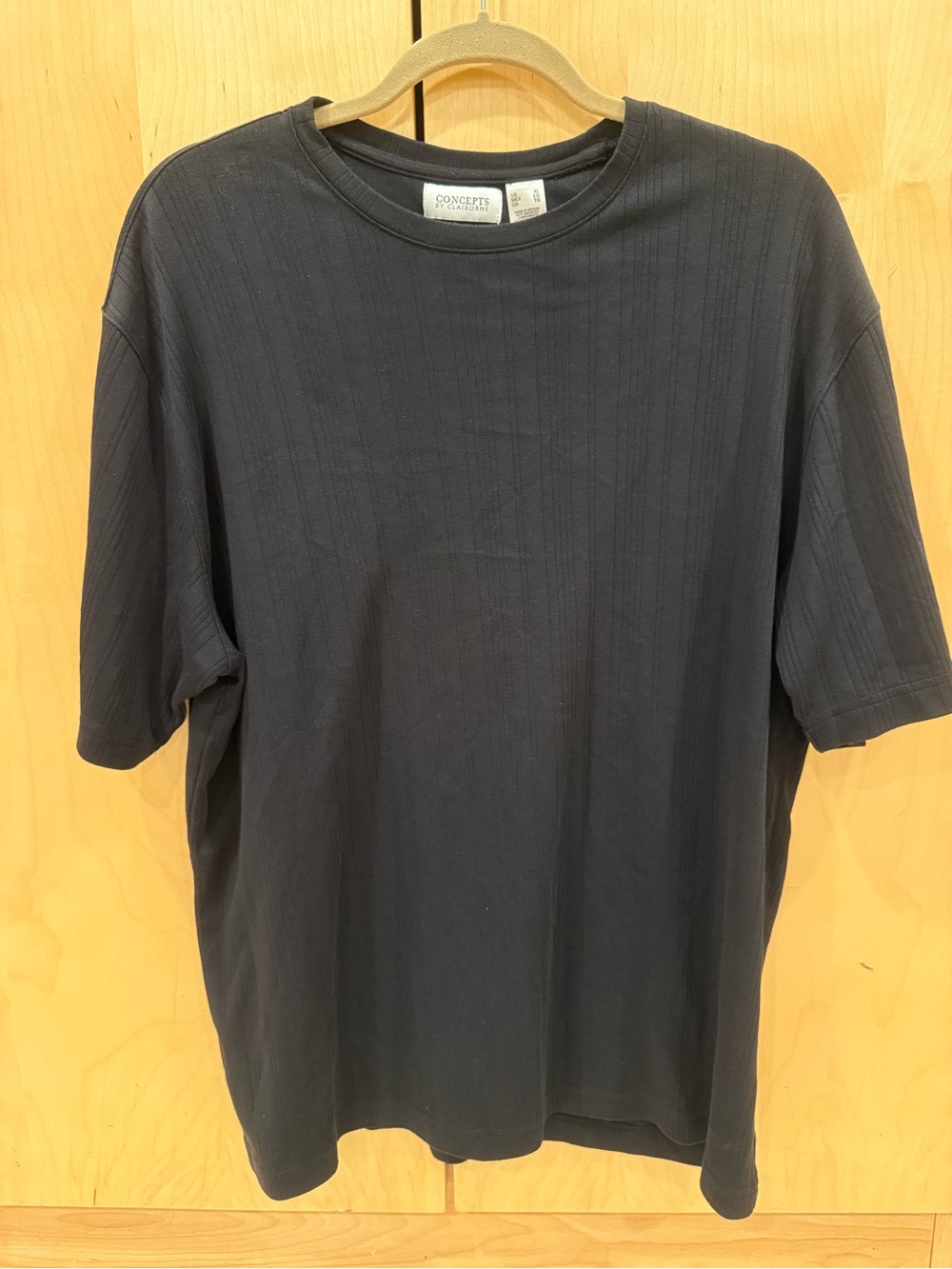 Claiborne Men's Black Ribbed Crew Neck Short-Sleeve Tee